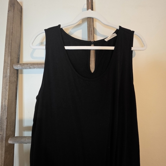 ⭐️40% Off⭐️ Black Sleeveless Jumpsuit with Drawstring Waist - Picture 5 of 11